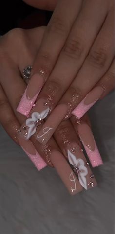 Birthday Nail Set Ideas Coffin, Nail Ideas For Latinas, Nail Inspired With Initial, Long Square Acrylic Nails Latina, Trendy Birthday Nails Acrylic, Nails Copy And Paste Latina, Cute Nails Acrylic With Initial, Latina Nail Designs Medium, Nails W An Initial