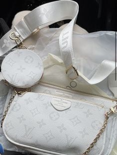 White Lv Bag, Pretty Tote Bags, Womens Designer Bags, Lv Bags