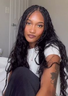 Water Wave Braids For Black Women, Layered Boho Braids, Zoe Kravitz Hairstyles, Vacay Braids, Zoe Kravitz Braids, Gluteus Maximus, Beauty Journal, Short Box Braids Hairstyles