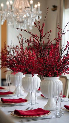 Red White Christmas Decor, Red And White Christmas Decor, White Christmas Decor Ideas, Red And White Christmas, Red White Christmas, Christmas Farm, Country Christmas Decorations, Christmas Themes Decorations, White Christmas Decor