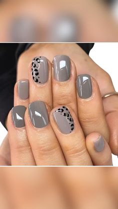 Nail Ideas With Sparkles, Nail Designs For Concert, Fall Nails 2023 Leopard, Easy Accent Nail Designs, Short Gray Nails With Design, Office Acrylic Nails, Nail Design Ring Finger, Mail Ideas Short, August Gel Nails