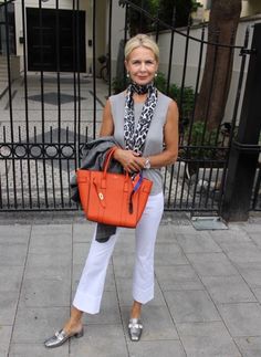 Orange Purse, Clothes For Women Over 50, Chique Outfits, Fashion For Women Over 40, Elegante Casual