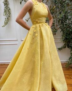 Yellow A-line Prom Dress, Elegant Yellow Ball Gown Dress, Elegant Yellow A-line Evening Dress, Yellow Ball Gown For Evening, Yellow Sleeveless Gown For Prom Season, Yellow Fitted Ball Gown Evening Dress, Yellow Sleeveless Evening Dress For Wedding, Yellow Ball Gown For Party, Yellow Ball Gown For Wedding