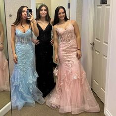 Never Been Worn Prom Dress. Floral Design With Frills On The Bottom And Corseted Mid Piece. Padded Top With More Floral Design And Spaghetti Straps. Prom Dress Floral, Prom Dress Color, Secret Dress, Padded Top, Dresses Pink, Dress Floral, No Frills, Secret Pink, Pink Dress