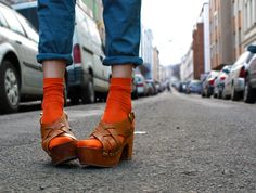 #ankleswagger? Socks With Clogs, Girlfriend Socks, Sandals With Socks, Heels And Socks, Orange Socks, Knitwear Style, Trending Sandals