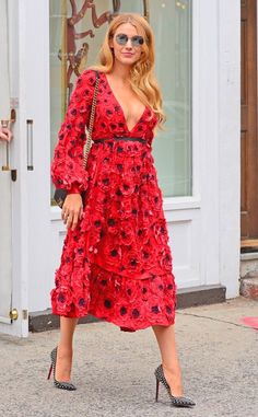 Blake Lively Style, Elegante Y Chic, Fun Heels, Looks Street Style, Romantic Dress, Sarah Jessica Parker, Michael Kors Dresses, Mode Inspo, Dakota Johnson