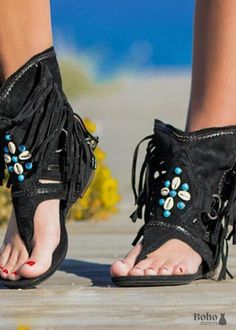 This is our new pair of heeled shoes made in boho-dress.com, the Boho fringed ethnic sandals. It's an open pair of fringed sandals. These fringe sandals feature a soft suede upper, offering a luxurious texture that complements the intricate tassel and bead details. The high ankle design with an adjustable strap provides both support and a chic look. The versatile design of these sandals makes them easy to pair with a variety of outfits, from flowing maxi dresses to casual shorts and skirts. DETAILS OF BOHO SANDALS Reinforced sole : Ideal foot support and comfort Materials : Polyurethane (Faux leather) and rubber Size available from EU 35 to EU 43 No form of discomfort on your skin High-quality finishes : For a greater durability FREE STANDARD DELIVERY Cleaning, preferably with a soft cloth Boho Flats Shoes, Rome Fashion, What Shoes To Wear, Ankle Sandals, Shoes Trends, Boho Sandals, Gladiator Heels, Tassels Fashion, Boots Casual