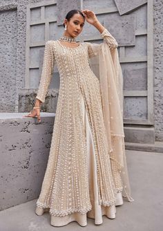 Baju Kahwin, Latest Bridal Dresses, Pakistani Wedding Outfits, Pakistani Fancy Dresses, Salwar Kamiz, Indian Dresses Traditional, Fancy Dresses Long, Traditional Indian Outfits, Pakistani Bridal Dresses