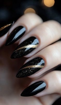 21+ Black Christmas Nail Ideas Black And Gold Nails Christmas, Black Festive Nails, Black And Gold Christmas Nails, Black Nails With Gold Glitter, Black To Silver Ombre, Black Gold Nails, Christmas Nail Ideas, Minimalist Nail, Silver Ombre