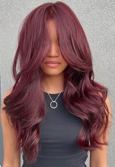 Red Hair On Brown Skin, Red Hair With Blonde Highlights, Vibrant Red Hair, Maroon Hair, Rambut Brunette, Cherry Red Hair, Magenta Hair, Red Hair Inspo, Cherry Hair