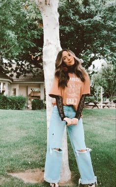 Cute Casual Outfits Western, Western Outfit With Flannel, Straight Leg Western Outfits, Lowkey Western Outfits, Cute Western Birthday Outfits, Southern Bell Outfits, College Outfits Western, Western Wide Leg Jeans Outfit, Winter Punchy Outfits