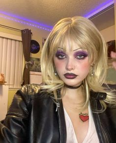 Tiffany Valentine Black Dress, Chucky Hairstyles, Tiffany Valentine Makeup, Bride Of Chucky Makeup, Tiffany Chucky, Tiffany Bride Of Chucky, Tiffany Costume, Halloween Bride Costumes, Tiffany Bride