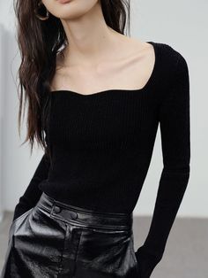 MO&Co. Velvet Effect Sweetheart Neck Knit Top Features : - Sweetheart neckline- Velvet ribbed knit touch- Stretchy fit Code : MBB3SWTT21Length of size M is 52cmGreen : Model is 176cm tall and wearing a size M MATERIALS & CARE : Material : 52.9% Polyamide 44.7% Viscose 2.4% Spandex Elegant Stretch Soft Knit Top, Elegant Winter Tops With Square Neck, Elegant Fitted Soft Knit Top, Winter Knit Fitted Top, Winter Square Neck Sweater, Fall Square Neck Knit Tops, Elegant Square Neck Ribbed Top, Elegant Ribbed Square Neck Top, Black Fitted Scoop Neck Knit Top