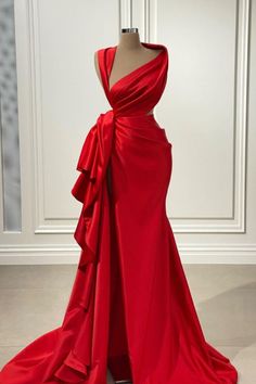 Seductively Chic Crimson Prom Gown with Daring Thigh Slit Long Ball Dresses, Dress Red Long, Formal Dresses Mermaid, Prom Dress Red, Red Prom Dress Long, Stylish Gown, Mermaid Prom Dress, Long Evening Gowns, Pageant Dress