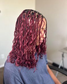 Passion Twist With Curls, Burgundy Knotless, Knotless Twists, Twist With Curls, Knotless Twist, Boho Curls, Box Braid Hair, Short Box Braids Hairstyles, Goddess Braids Hairstyles