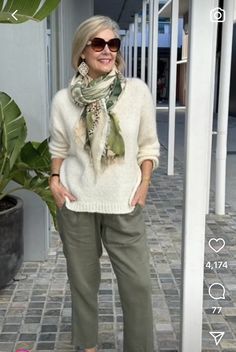 Classic Style Outfits, Over 60 Fashion, 60 Fashion, Over 50 Womens Fashion, Pinterest Fashion, Fashion Mistakes, Casual Winter Outfits