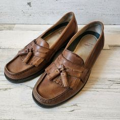 Dockers Mens Sinclair Leather Dress Casual Tassel Slip-on Comfort Loafer Size 8M. From smoke free home. Ships USPS. Preowned, in great condition, please see photos for exact item specifics. Formal Brown Tasseled Moccasins, Brown Tassel Moccasins For Formal Occasions, Brown Oxfords With Tassels And Round Toe, Classic Slip-on Moccasins With Tassels, Classic Slip-on Dress Shoes With Tassels, Spring Wingtip Tassel Loafers With Leather Sole, Brown Tassel Loafers With Round Toe, Brown Tassel Loafers For Fall, Classic Leather Tassel Loafers With Fringe