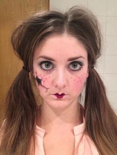 Mountain Makeup, Creepy Doll Costume, Broken Doll Makeup, Doll Makeup Halloween, Haunted Circus, Holloween Makeup, Halloween Coustumes, Doll Halloween Costume, Halloween Idea