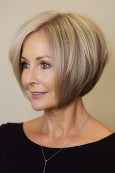 If you’re after a sleek and sophisticated hairstyle, the sleek stacked bob is the one to go for. This short haircut is perfect for hair, providing a smooth finish with layers at the back. Click here to check out more elegant short hairstyles for women over 50. Bob Hairstyle Ideas, Modern Bob Hairstyles, Chic Bob, Stacked Bob, Crop Hair, Bob Haircut For Fine Hair, Lob Haircut, Trendy Hairstyle, Bob Hairstyles For Fine Hair