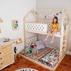 Las 20 mejores camas Montessori vistas en Instagram Ikea Kids Bed, Montessori Kids Room, Minimalist Kids Room, Montessori Bedroom, Montessori Bed, Montessori Room, Room Inspired, Toddler Bedroom