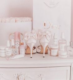 Girly Girl Aesthetic, Girl Bedrooms, Teen Girl Bedroom, Pastel Pink Aesthetic, Classy Aesthetic, Pink Girly Things, Pink Vibes