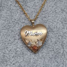 Vintage MOM locket necklace. Gold-tone metal chain with 14KT GF locket. Engraved Princess Pride Creations heart pendant necklace. Chain size: 45 cm/18 inches. Pendant size: 2.5x2 cm/1x0.8 inches. Mark- 14KT GF PPC-Princess Pride Creations. Condition- good vintage. Maybe you want to see other pendant necklaces too: https://www.etsy.com/shop/VintageVoyageLT?ref=seller-platform-mcnav&section_id=32026246 You can write me a message if you have any questions. Glad you visited my store! Have a great ti Gold Locket Necklace, Vintage Mom, Locket Necklace, Heart Pendant Necklace, Necklace Chain, Gold Tone Metal, Metal Chain, Necklace Gold, Pendant Necklaces