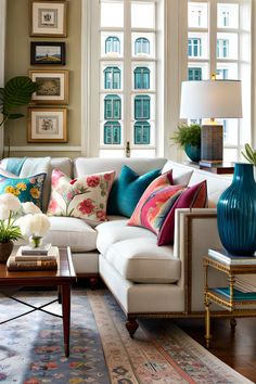 How to Decorate in a Maximalist Style Colourful Living Room Decor Small Spaces, Vibrant Living Room, Style Salon, Maximalist Style, Chinoiserie Decorating, Bedroom Interiors, Bright Living Room