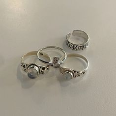 #hera #cabin #aesthetic #percyjacksonandtheolympians Silver Vintage Rings Aesthetic, 90s Silver Jewelry, Silver Jewellery Rings, Silver Vintage Ring, Cute Silver Jewelry Aesthetic, Dainty Silver Rings Aesthetic, Jewlerie Aesthetic Silver, Dream Jewelry Silver, Silver Rings Aesthetic Vintage