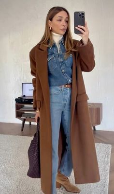 Classy Fall And Winter Outfits, Womens Chic Outfits, Construction Office Outfits Women, Courdory Skirt Outfits Fall, Current Fall Fashion Trends, Vintage Layering Outfits, Jeans Cold Weather Outfit, Fall In Los Angeles Outfits, Brown V Neck Sweater Outfit