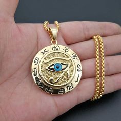 Eye Of Horus Necklace, Egyptian Eye, Egyptian Necklace, Egyptian Pharaoh, Motos Honda, Protection Jewelry, Amulet Necklace, Egyptian Jewelry, Dragon Necklace