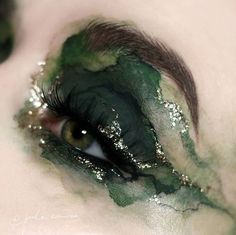 Fantasy Goth, Alternative Makeup, It's Coming, Dope Makeup, Creative Eye Makeup, Crazy Makeup, Creative Makeup Looks, Horror Movie Characters, Eye Makeup Art