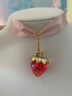 Beautiful satin ribbon choker with strawberry pendant Length 30 cm + 8 cm extension Necklace With Ribbon, Chokers Aesthetic, Cute Accessories Aesthetic, Ribbon Necklaces, Strawberry Accessories, Kawaii Choker, Necklace Coquette, Strawberry Jewelry, Valentines Accessories