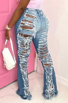 Jeans And Crop Top Outfit, Flare Ripped Jeans, Jeans And Crop Top, Dark Blue Fashion, Denim Style Casual, Casual Jeans, Ripped Jeans, Denim Fashion, Blue Fashion