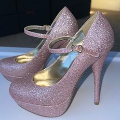 Steve Madden “P-Valeri” Pink Sparkle Shoes. Never Worn. Size 6. Tried On Never Worn Out. No Box Birthday Women, Sparkle Shoes, Shoes Steve Madden, Neon Aesthetic, Pink Sparkle, Birthday Woman, Barbie World, Steve Madden Shoes, 50th Birthday