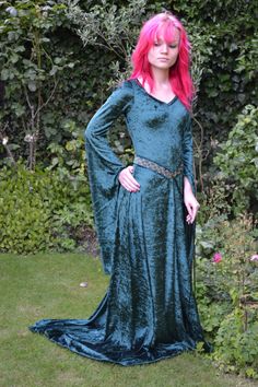 "Anyon," an Embroidered Celtic Elvish Pre-Raphaelite dress by frockfollies, via Etsy. Part of my Treasury: https://www.etsy.com/treasury/Njc0NDA2NXwyNzIxNTcxOTM5/pre-raphaelite-style Green Floor-length Gown For Ceremonies, Fitted Green Wedding Gown, Wedding Medieval Dress With Fitted Bodice, Green Fitted Gown For Ceremony, Fitted Green Gown For Ceremony, Medieval Wedding Dress With Fitted Bodice, Fitted Green Wedding Dress For Formal Occasion, Green Wedding Dress With Fitted Bodice, Fitted Green Dress For Ceremony