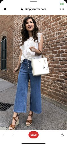 Spring Wide Leg Pants Outfit, Denim Wide Leg Crop Pants Outfit, Cropped Wide Leg Jeans Outfit Street Styles, Wide Leg Cropped Jeans Outfits Spring, High Waisted Cropped Jeans Outfit, Summer Pants Outfits Casual, Cropped Bootcut Jeans Outfit, How To Wear Wide Leg Cropped Jeans, Cropped Jeans Outfit Spring