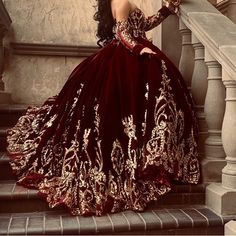 Velvet Dress Size Small This Included Crown And Bouquet Of Roses Quinceanera Dresses Wine Red, Red And Gold Gown, Gold Ballgown, Different Wedding Dresses, Bouquet Of Roses, A Wedding Dress, Fairytale Dress, Midi Skirts, Quinceanera Dresses