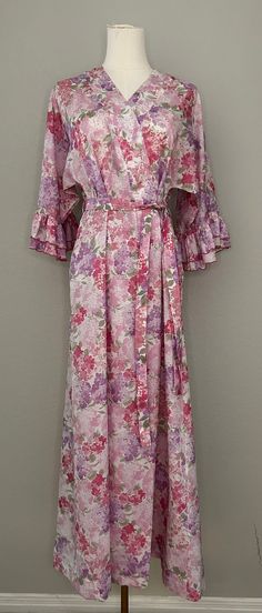 Gorgeous 1980s vintage pastel pink and white floral print robe.  Features a lightweight woven cotton blend fabric, tie-waist closure with removable belt, wide 3/4 length sleeves, hidden inner tie closure, front slip pockets. Belt Wide, Printed Robe, Maxi Gown Dress, Rose Pastel, Womens Robes, Dressing Gown, 80s Vintage, 1980s Vintage, Long Maxi