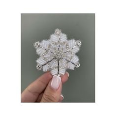 White Beaded Craft Supplies For Gifts, Handmade White Craft Supplies For Jewelry Making, Seed Beaded Jewelry, Beaded Jewelry Making, Snowflake Diy, Snowflake Brooch, Jewelry Making Kit, Beading Needles, Jewelry Kits