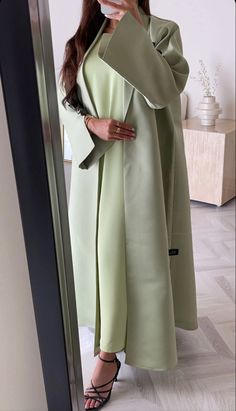 Abaya Designs Latest, Abaya Fashion Dubai, Modest Fashion Hijab, Muslim Outfits Casual, Hijabi Fashion Casual, Mode Abaya, Elegant Dresses Classy, Modesty Fashion, Abaya Designs