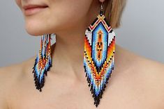 Beaded Earring Patterns, Hoop Earrings Diy, Bead Jewelry Patterns, Aztec Earrings, Native American Beadwork Patterns, Seed Bead Jewelry Patterns, Beaded Chandelier Earrings, Beaded Earrings Native, Bead Earring