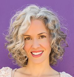 Curly Silver Hair, Short Curly Hairstyles For Women, Grey Curly Hair, Grey Hair Inspiration, Beautiful Gray Hair, Haircuts For Curly Hair, Curly Hair Cuts, Short Curly Hair, Long Curly Hair