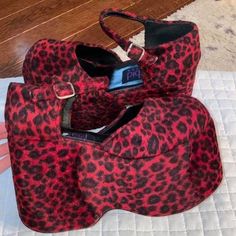 Depop Aesthetic, Gyaru Aesthetic, Cheetah Shoes, Mcbling Fashion, Fashion Design Sketch, Aesthetic Red, Alternative Outfits, Pretty Shoes, 2000s Fashion