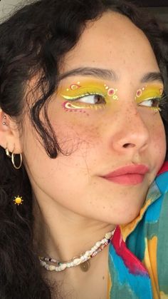 Cartoon Inspired Makeup, Lightning Makeup, Summer Inspo Nails, Makeup Ideas Spring, 2024 Makeup, Fashion Inspo Spring, Eye Makeup Glitter, Artsy Makeup