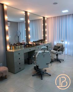 Groovy Room, Beauty Room Design, Makeup Studio, Beauty Room, Beauty Salon, Vanity Mirror, Room Design, Bedroom, Mirror