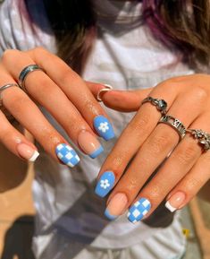 Summer Nails Short For Kids, Checkered Nail Designs Short, White Nails With Summer Designs, Nails Design Checkered, Gel Nails Checkered, Gel Nail Designs Checkered, Baby Blue Checkered Nails, Preppy Fall Nails Short, Light Blue Checkered Nails