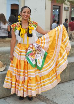 Mexican Style Dresses, Mexican Fashion, Mexico Style, Culture Clothing