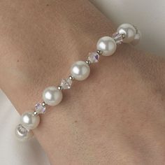 Pearl Bracelets, Diy Bracelets Easy, Jewelry Accessories Ideas, Bracelet Style, Crystal Beads Bracelet