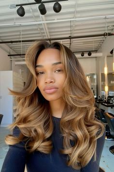 Honey Brown Hair Color, Brown Hair Color Shades, Honey Brown Hair, Caramel Hair, Dyed Natural Hair, Honey Blonde Hair, Hair Color Shades