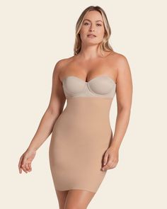 Esta faja tipo vestido es el complemento perfecto para tus vestidos ajustados. Es busto libre para que lo uses con tu brasier favorito. La banda siliconada interna en la base del busto le da más ajuste a la prenda cuando la uses sin las cargaderas. Genera compresión en el abdomen, la cintura, los muslos y además, no aplana los glúteos gracias al elástico recogido en el centro que les da una modelación más redondeada. Está elaborado en DuraFit®, nuestro material de compresión liviano, de tacto fr Thigh Rub, Open Bust, Legging Sport, Mindfulness Journal, Compression Fabric, Body Shapers, Sport Running, Easy Wear, Shapewear